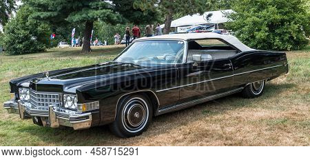 Pittsburgh, Pennsylvania, Usa July 24, 2022 The Pittsburgh Vintage Gran Prix In Schenley Park, A Yea
