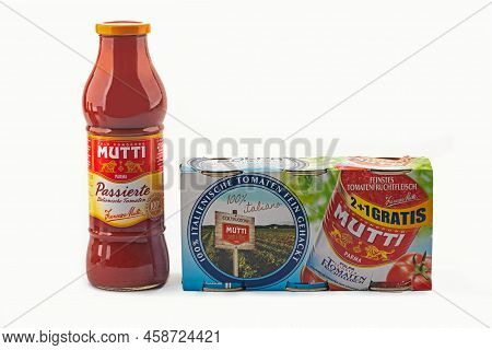 Wetzlar; Germany 2022-07-14: Mutti  (tomato Pulp) From Mutti. Mutti - Industria Conserve Alimentari 
