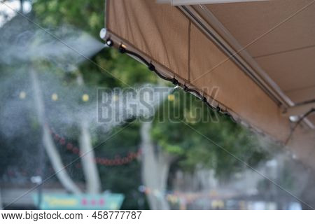 Automatic Mist Nozzle Water Spraying System To Make Humidifier And Cooling Climate To Reduce Hot Wea
