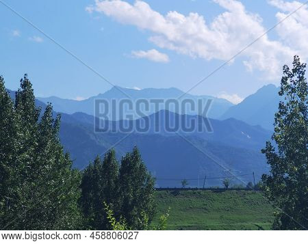 Natural Scenery Of Qinling Mountains In Shaanxi, China Outdoor Natural Scenery
