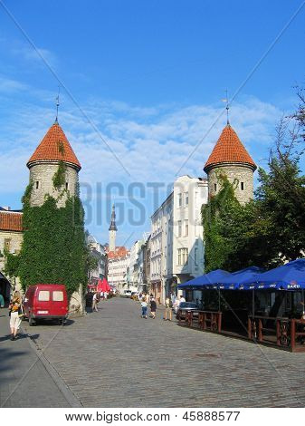 Viru Gate, entrata alla città vecchia di Tallin, Estonia