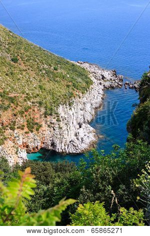 White cliff along sicilian shore