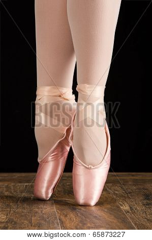 A Ballet Dancer Standing On Toes While Dancing Artistic Conversion