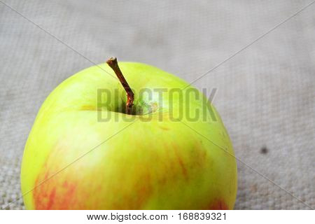 The  photo of the green apple