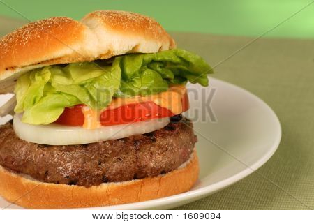 Hamburger con salsa Aioli di pepe rosso
