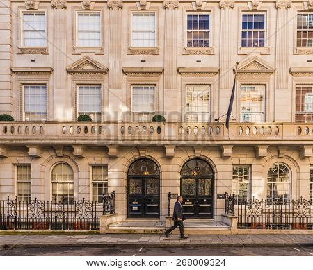 London. November 2018. A View Of The Affluent Street, Grosvenor Street In Mayfair In London