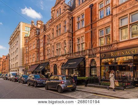 London. November 2018. A View Of The Affluent And Beautiful Buildings On Mount Street In Mayfair In 