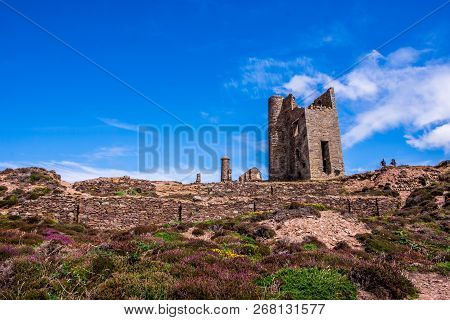Stamps And Wheel Engine House Ruins Wheal Coates Mine On Cliffs Near St. Agnes,  Cornwall, Uk