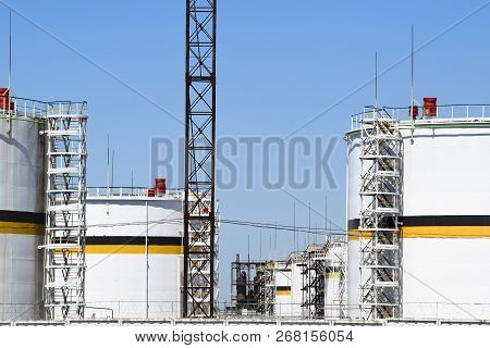 Tank The Vertical Steel. Capacities For Storage Of Oil, Gasoline, Kerosene, The Diesel And Other Liq