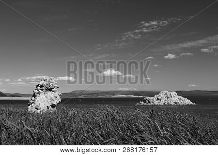 Wonderful Limestone Tufa Towers In Mono Lake South Tufa Area.
