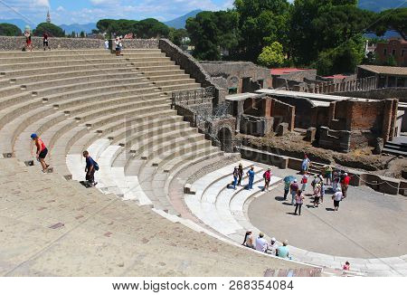 Pompeii, Italy - 2015-06-26 Ruins In Pompeii After Being Buried By Volcano In 79ad In Italy, Europe