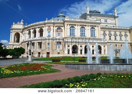 Edificio del teatro de la ópera pública en Odessa, Ucrania