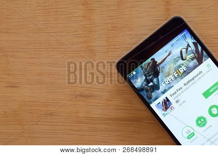 Bekasi, West Java, Indonesia. November 13, 2018 : Free Fire - Battlegrounds Dev App With Magnifying 