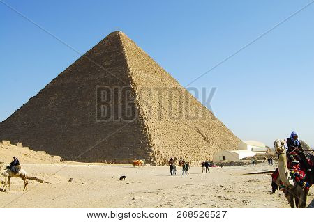 The Great Khufu Pyramid Of Giza - Cairo
