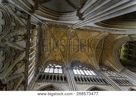 Rouen, France - August 30, 2018: Interior Of A Catholic Temple. Ceiling Of The Notre-dame De Rouen C