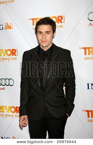 LOS ANGELES - DEC 4: Kris Allen pojawia się w 