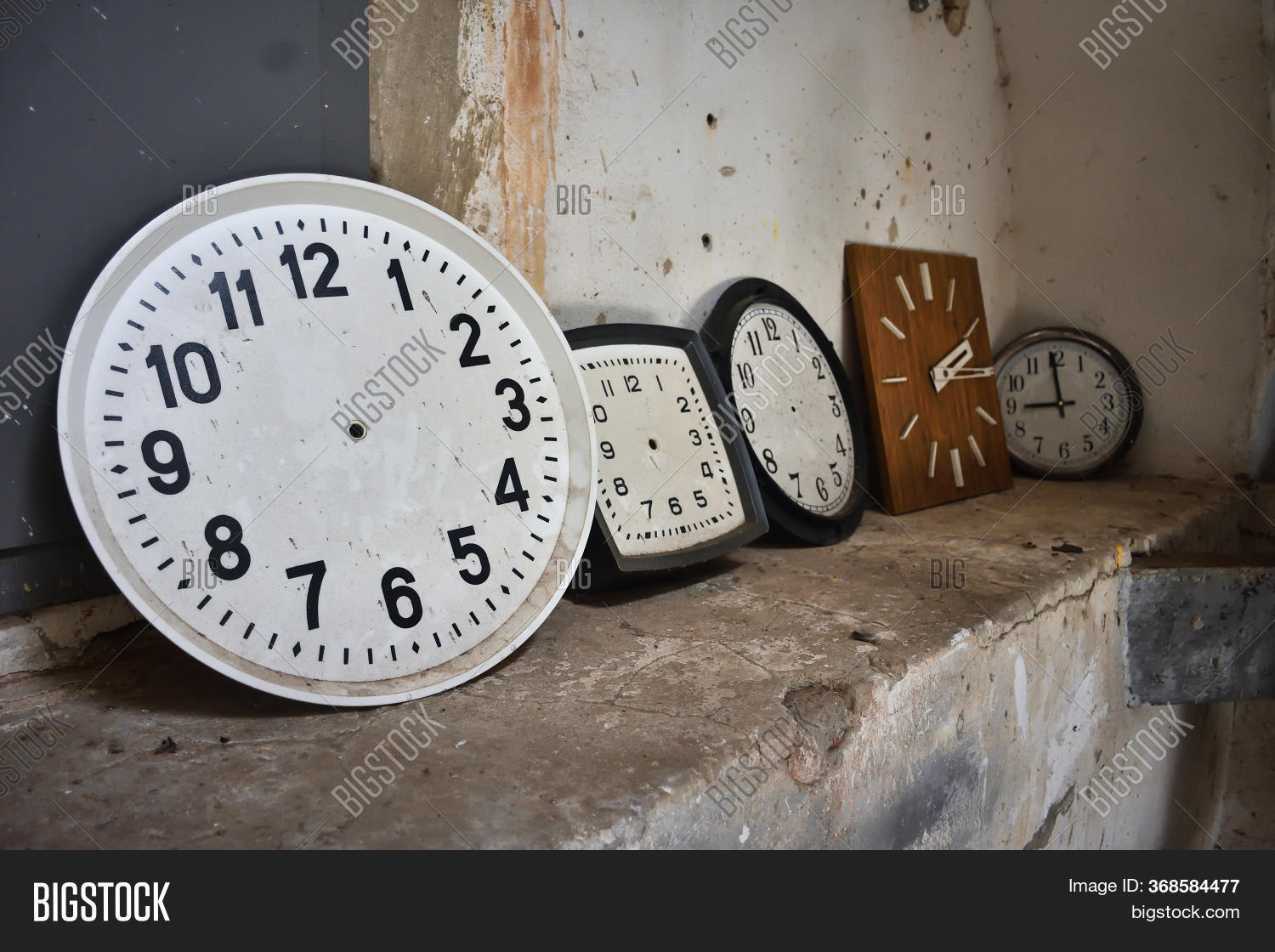 Round Square Clocks Image & Photo (Free Trial) Bigstock