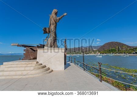 Chapala, Jalisco / Mexico, January 20th, 2020. Statue Of Jesus The Fisherman On The Promenade On Lak