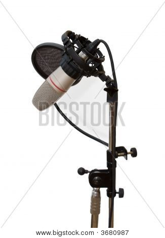 Studio inspelning mikrofon med urklippsbana på vit
