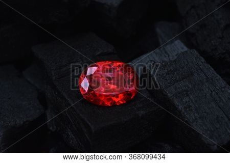 Selected Ruby
Red Glitter
Oval Shape, Placed On Black Charcoal