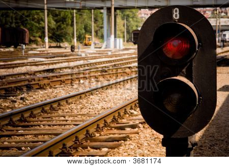 Vecchia ferrovia firma in rosso