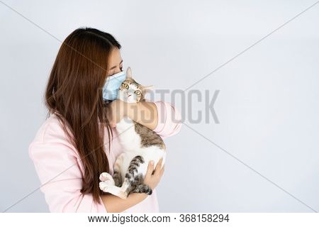 Asian Beautiful Happy Woman Wearing A Medical Protection Face Mask For Protect The Coronavirus, Filt