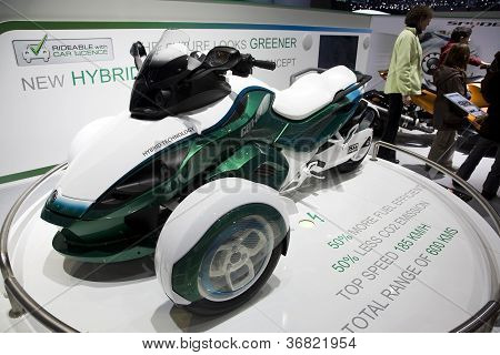 Can-am Spyder Hybrid Roadster
