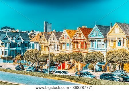 Panoramic View Of The San Francisco Painted Ladies (victorian Houses).