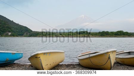 Shojiko with mountain Fujisan in Japan