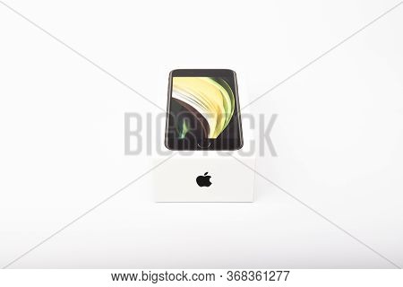 Packaging Of The New Iphone Se 2020 From Apple
