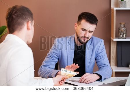 Man Offers Bribe An Employee Of The Company
