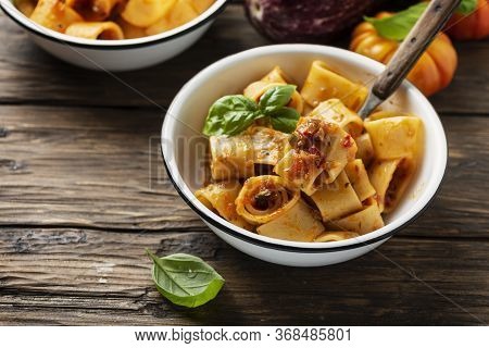 Pasta Calamarata With Vegetarian Sauce