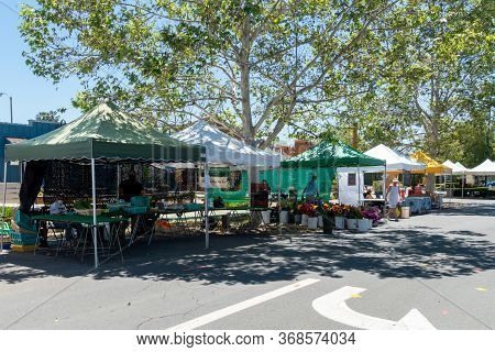 Poway Farmer Market With Social Distancing During Covid-19, Poway, California, Usa. April 18th, 2020