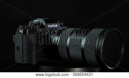 Tomsk, Russia - May 28, 2020: Fujifilm X-t4 Body With Fringer Ef-fx Proii Adapter And Sigma 18-35 St