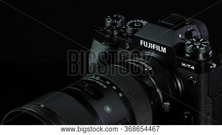 Tomsk, Russia - May 28, 2020: Fujifilm X-t4 Body With Fringer Ef-fx Proii Adapter And Sigma 18-35 St