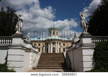 Pałac. Muzeum nieruchomości Arkhangelskoe. Rosja, Moscow region...