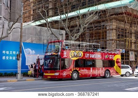 Shanghai, China - April 13, 2017: Red Ankai Doubledecker Bus For Tourists And Sightseeing Tours In S