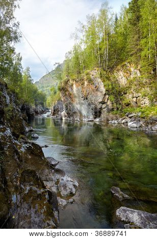 Fiume di Altai Kumir