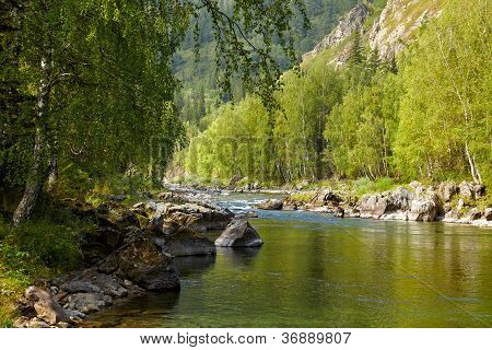 Fiume di Altai Kumir