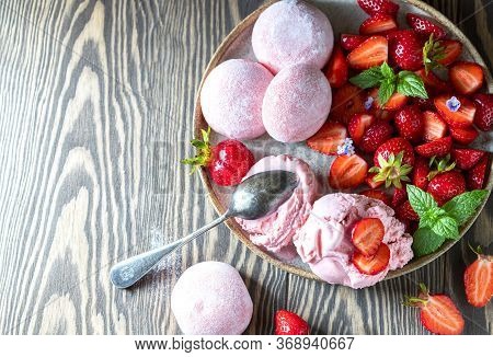 ice cream in rice dough