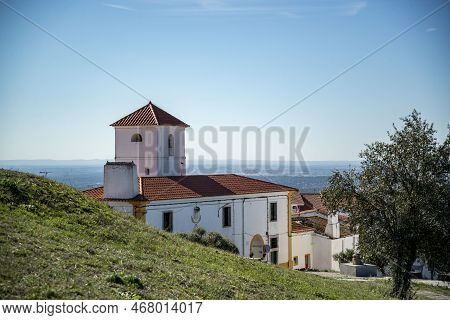 The Old Town In The Village Of Evoramonte In Alentejo In Portugal.  Portugal, Evoramonte, October, 2