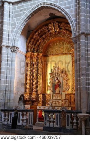 Evora, Portugal - June 3, 2018: Chapel In Saint Francis Church And Monastery (portuguese: Igreja De 