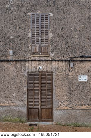 Felanitx, Spain; December 30 2022: Typical Architecture Of The Majorcan Town Of Felanitx At Sunrise.
