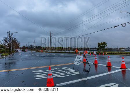 Oakley, California Usa 12 31 2022: Atmospheric River Filling Freedom Basin Park In Oakley, Californi