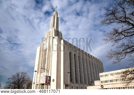 Hartford, Ct - Usa - Dec 28, 2022 View Of The Concrete And Limestone Cathedral Of Saint Joseph, The 