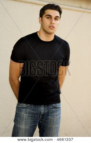 วางตัวคนคอเคซัส