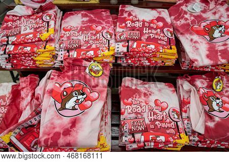 Daytona Beach, Florida - December 29, 2022: Valentines Day Merchandise Including T-shirts, At A Buc-