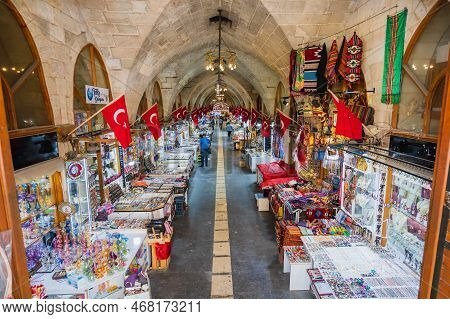 Gaziantep, Turkey - April 2022: Zincirli Bedesten, A View Of Popular Bazaar In The Historical Old To