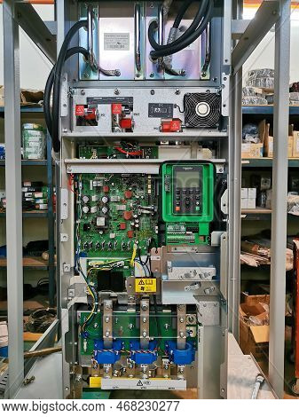 Variable Speed Drive Electronic Control Interior. Selective Focus.
