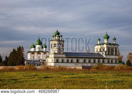 View Of The Nikolo-vyazhishchsky Monastery (vyazhishchi Convent Of St. Nicholas) In Autumn. Vyazhish